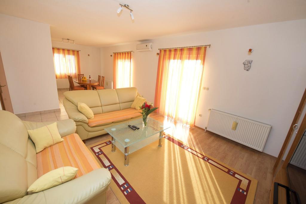 Apartments Meri تروغير الغرفة الصورة